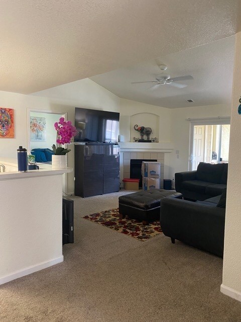 Foto del edificio - 3420 Boulder Cir