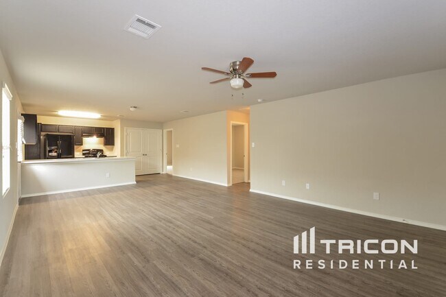 Foto del edificio - 7422 Summer Blossom Ct
