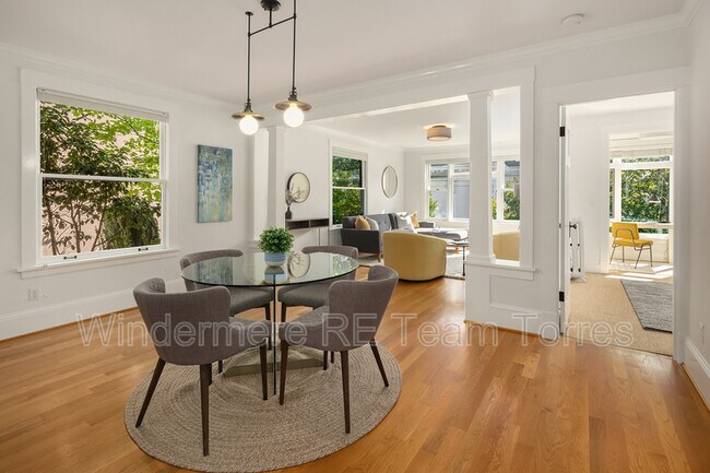 Foto del edificio - 1216 1st Ave W