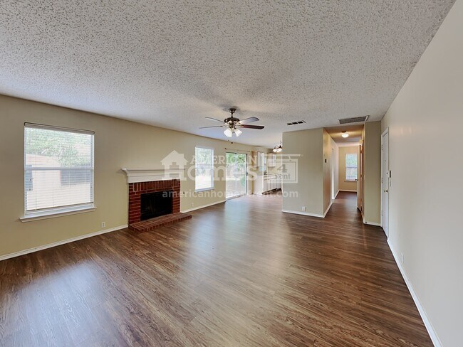 Foto del edificio - 1008 Greenbend Drive