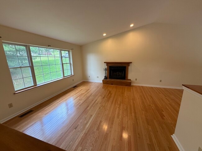 Building Photo - 183 Osborn Rd
