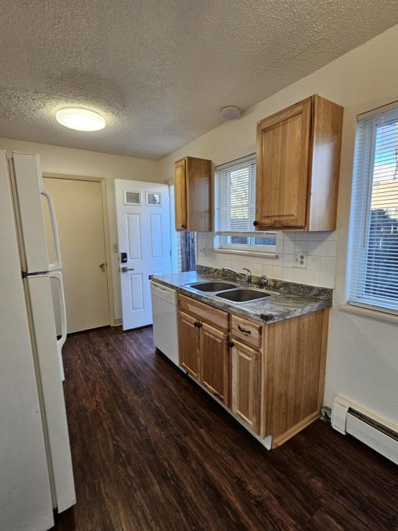 Building Photo - 2140 Dexter Dr. Unit D