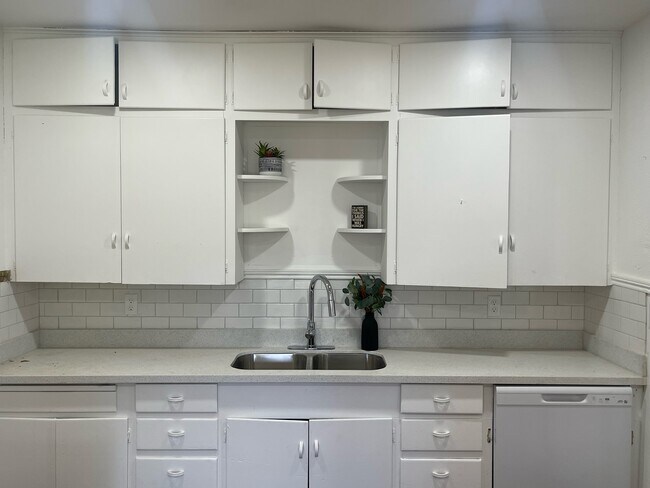 Foto del edificio - 2221 21st St