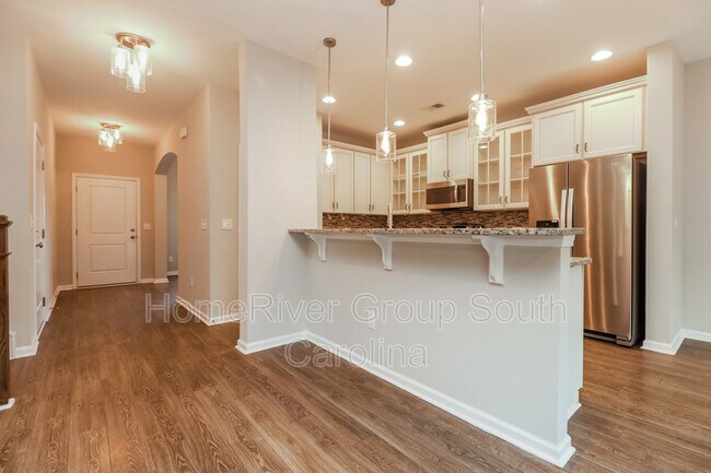 Building Photo - 523 Tarleton Dr