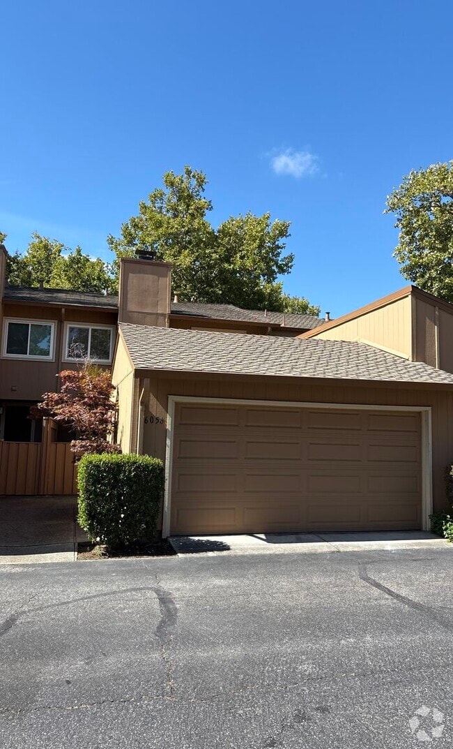 Building Photo - 6056 Elmbridge Dr