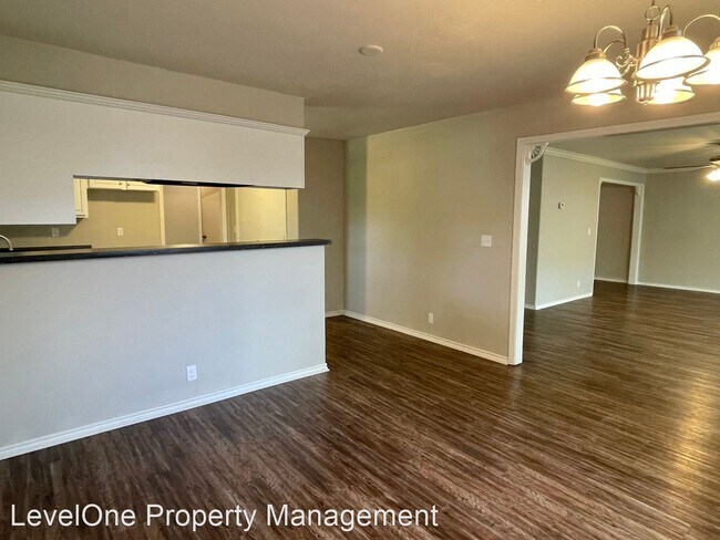 Building Photo - 4 br, 2.5 bath House - 6810 NW 11th Street