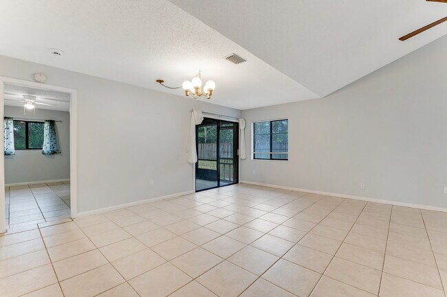 Foto del edificio - Charming 3-Bedroom, 2-Bath Home in Palm Coast