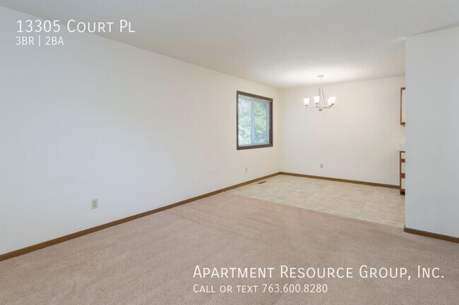 Building Photo - 3bed/2bath Townhome in Burnsville!