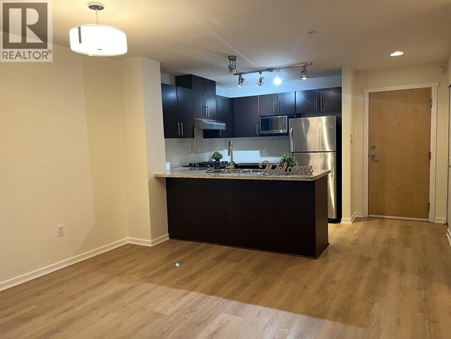 Photo du bâtiment - 700 Klahanie Dr