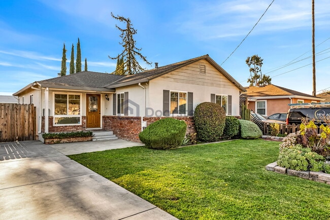 Foto del edificio - 2448 Pioneer Ave