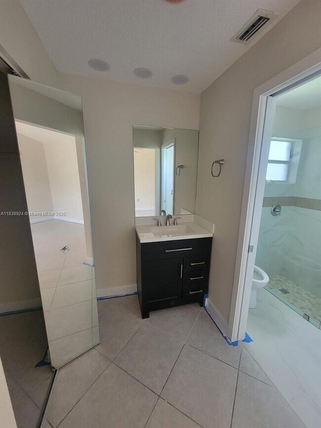 Foto del edificio - 17544 NW 63rd Ct