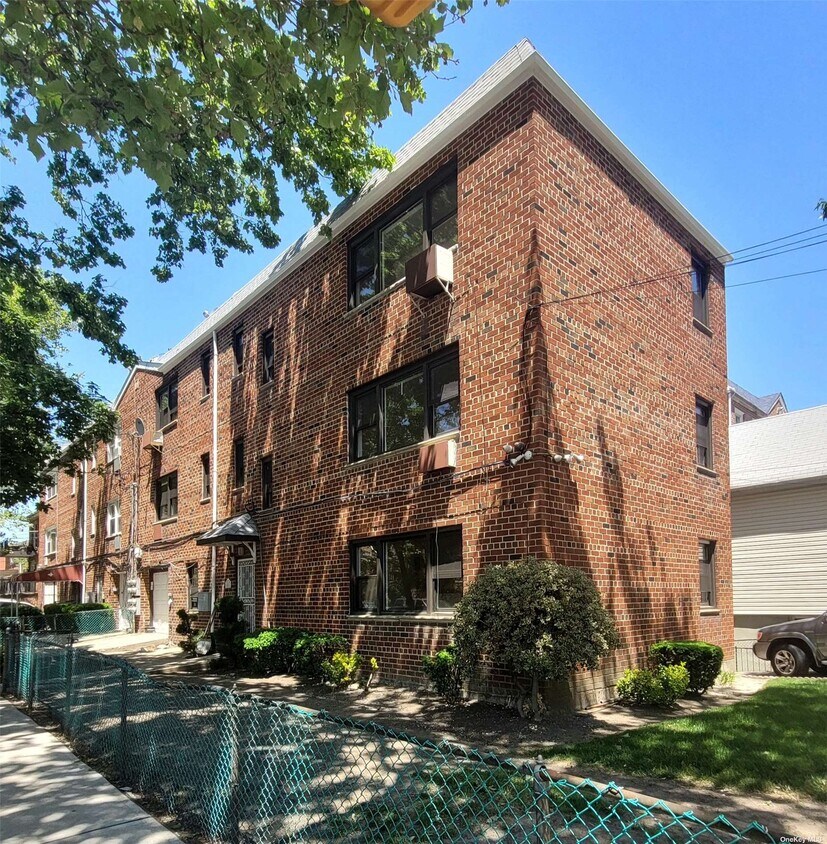 681 E 83rd St Unit 1, Brooklyn, NY 11236 Room for Rent in Brooklyn