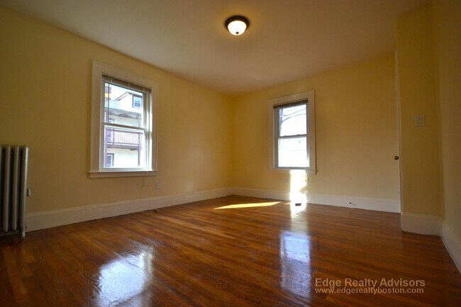 Building Photo - 31 Bostonia Ave