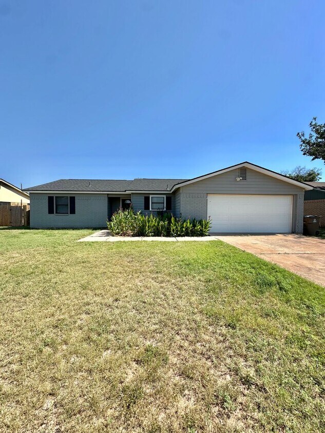 Primary Photo - NOW AVAILABLE - Spacious 3-Bedroom Home Ne...
