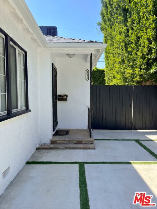 Foto del edificio - 4071 Sawtelle Blvd