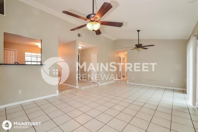 Building Photo - 2420 Tracy Ln, Deltona, FL 32738