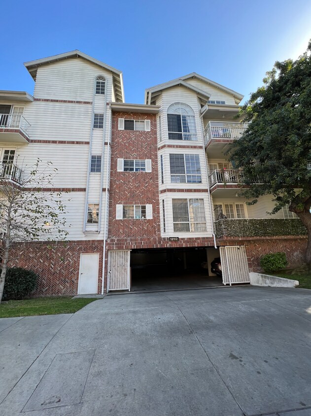 1210 S Shenandoah St Unit 304, Los Angeles, CA 90035 Condo for Rent