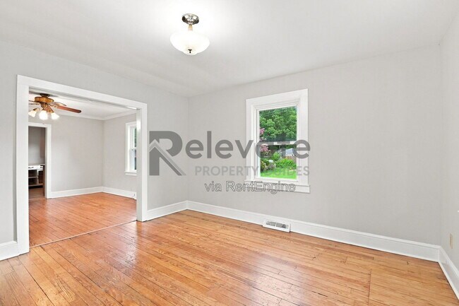 Foto del edificio - 1425 Dinwiddie Ave