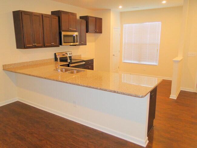 Foto del edificio - 8814 Commons Townes Dr