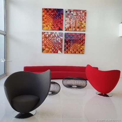 Foto principal - 5701 Collins Ave