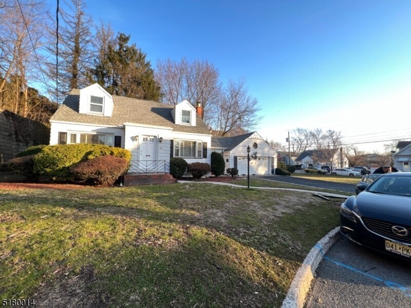Primary Photo - Charming Cape Cod Rental!