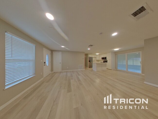 Foto del edificio - 1124 Jadewood Ave