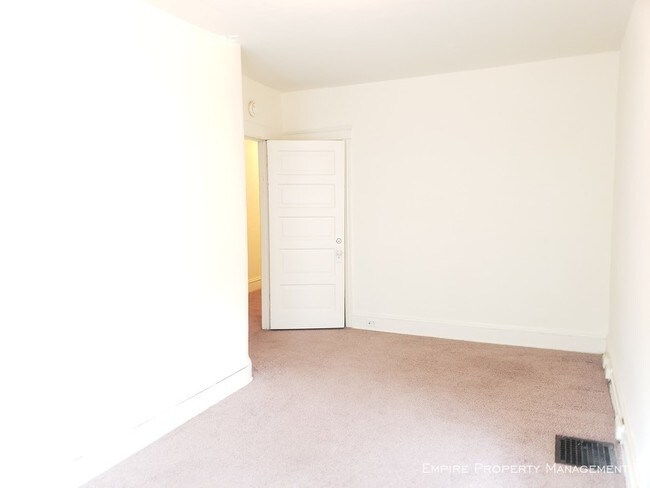 Foto del edificio - 5 Bedroom 2 Baths  in Bethlehem