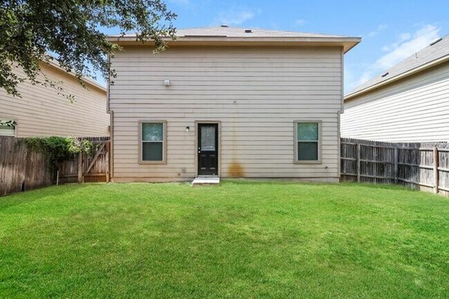 Foto del edificio - 8818 Scarlett Pl