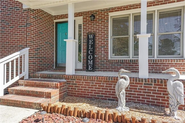 Building Photo - 184 E 12 Oaks Rd