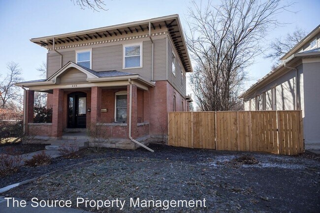 Building Photo - 223 E Plum St