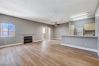 Building Photo - 855 N Stephanie St