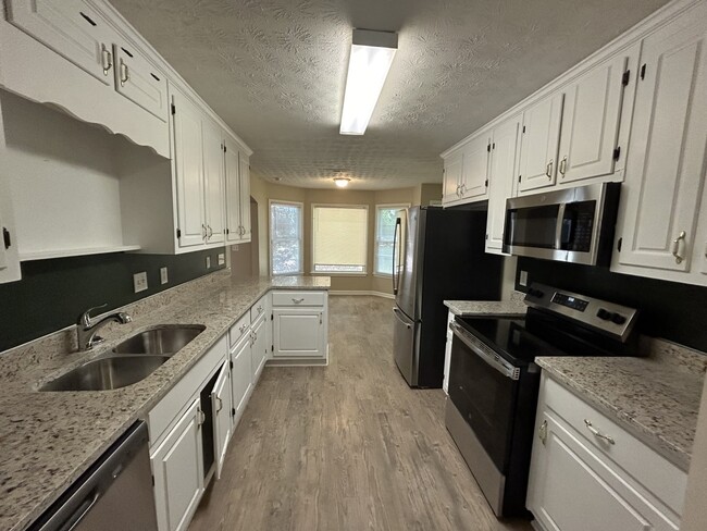 Foto del edificio - 3232 Old Salem Rd SE