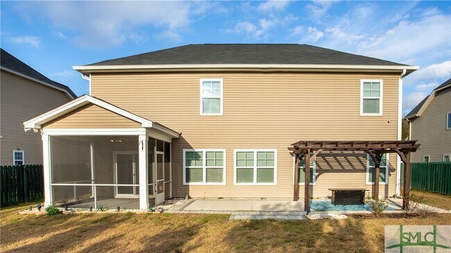 Foto del edificio - 664 Castleoak Dr
