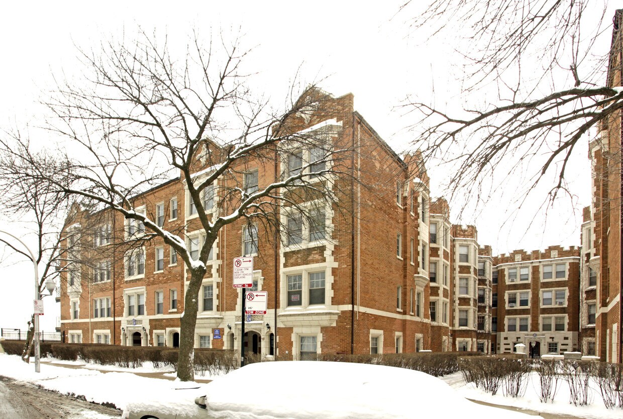 Building Photo - 1029-1051 W NorthShore Ave