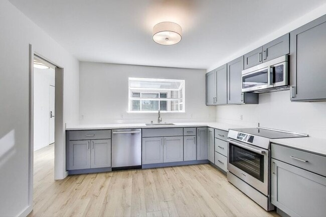 Building Photo - 2137 Lombard St