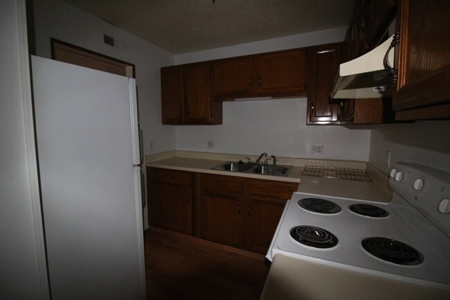Building Photo - 20 Southwinds Circle - #10