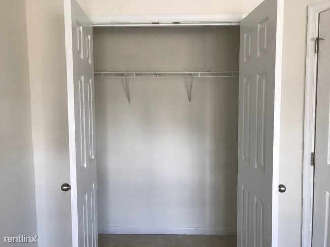 Building Photo - 3 br, 2.5 bath Townhome - 227 Raven Run