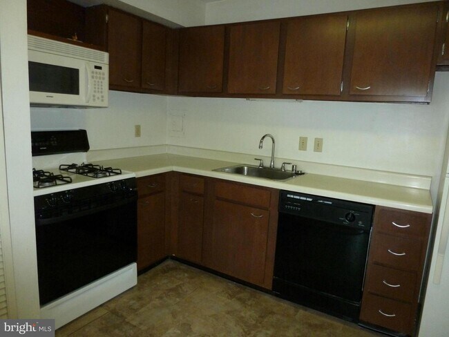 Foto del edificio - 763C Fairview Ave