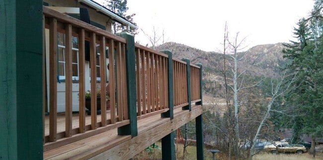 Foto del edificio - 9260 Shoshone Rd