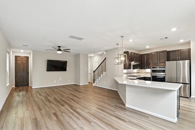 Foto del edificio - 8618 Cedar Plains Ln