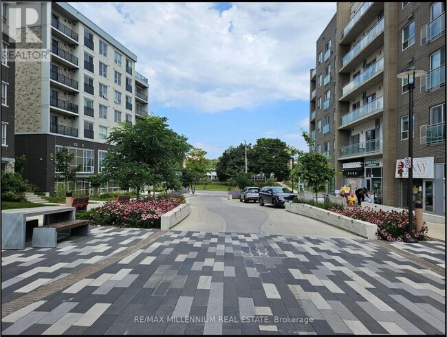 Building Photo - 275-G275 Larch St