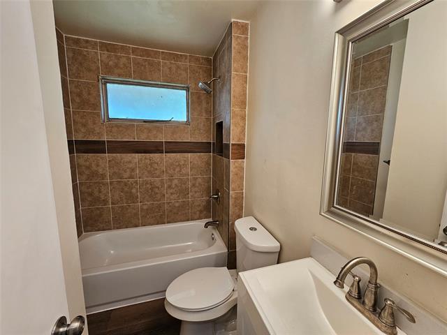 Foto del edificio - 12260 Galva Dr