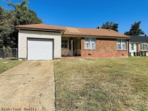 Building Photo - 2176 Vollintine Ave