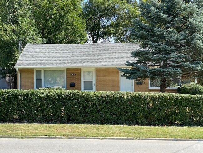 Front - 1413 63rd St