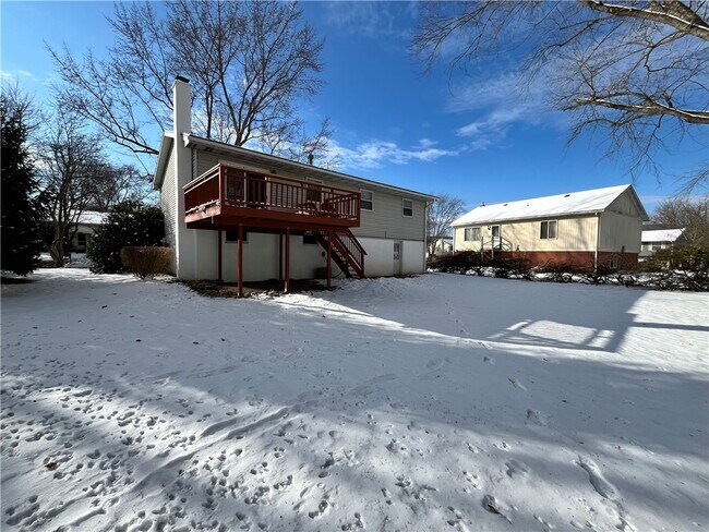 Foto del edificio - 28 Willow Dr