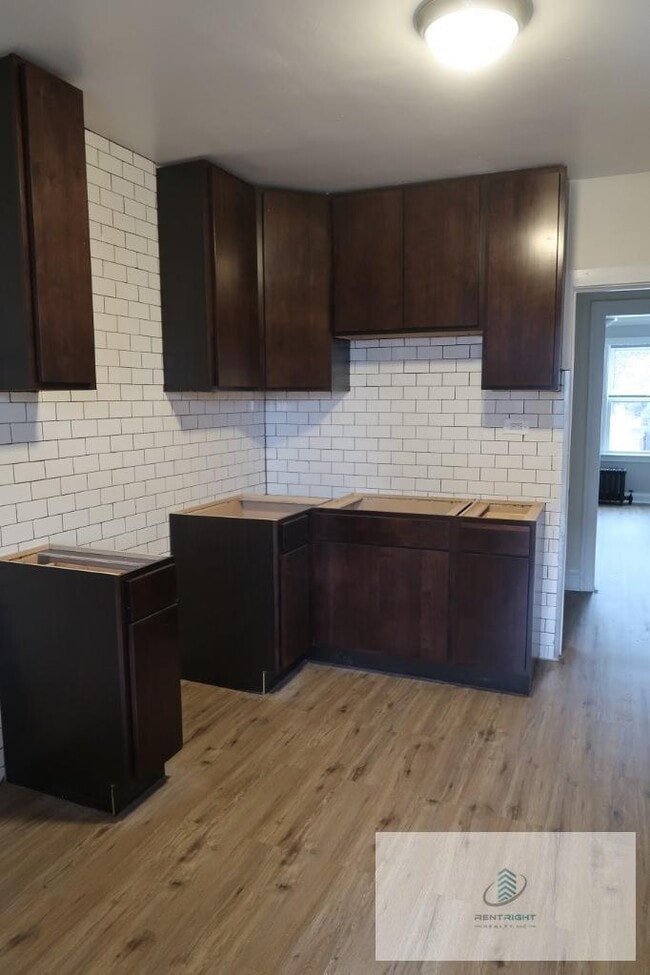 Building Photo - 3454 N Kedvale Ave