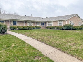 Building Photo - 1140 Bishop Dr