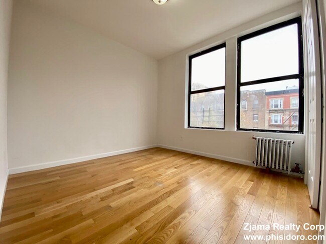 Foto del edificio - 395 St Johns Pl