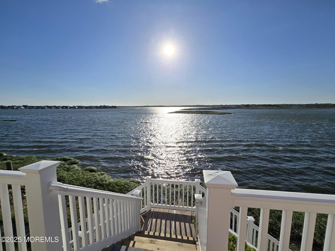 Primary Photo - 100 Seaview Ave