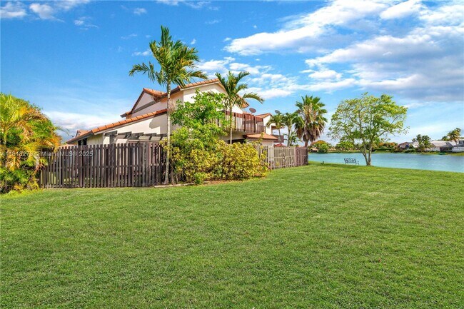 Foto del edificio - 4885 SW 152nd Pl